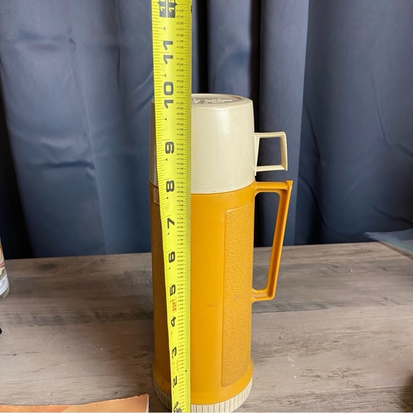 VINTAGE Mustard Yellow Thermos Vacuum Bottle Glass Lined Hot or Cold Drink Mug - Picture 7 of 10